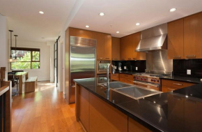 Luxury Mountain Retreat Townhome with Private Hot Tub 16